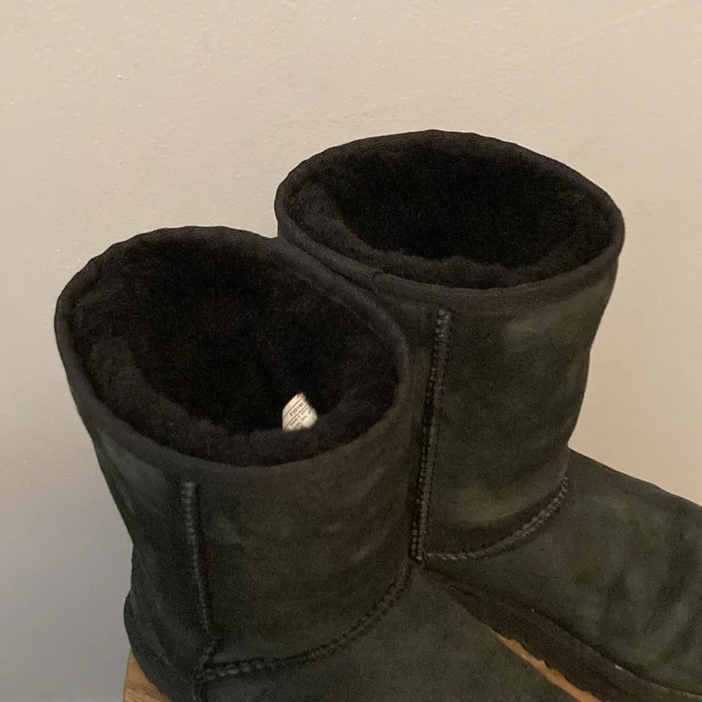 Ugg Classic Short II Black Size 7